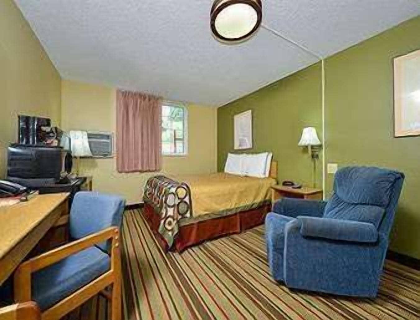 Super 8 By Wyndham Minot Airport Hotel Buitenkant foto