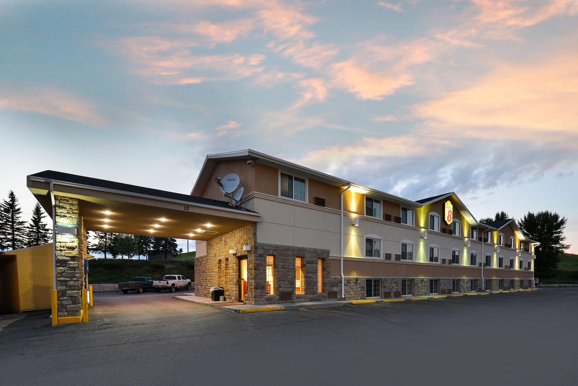 Super 8 By Wyndham Minot Airport Hotel Buitenkant foto