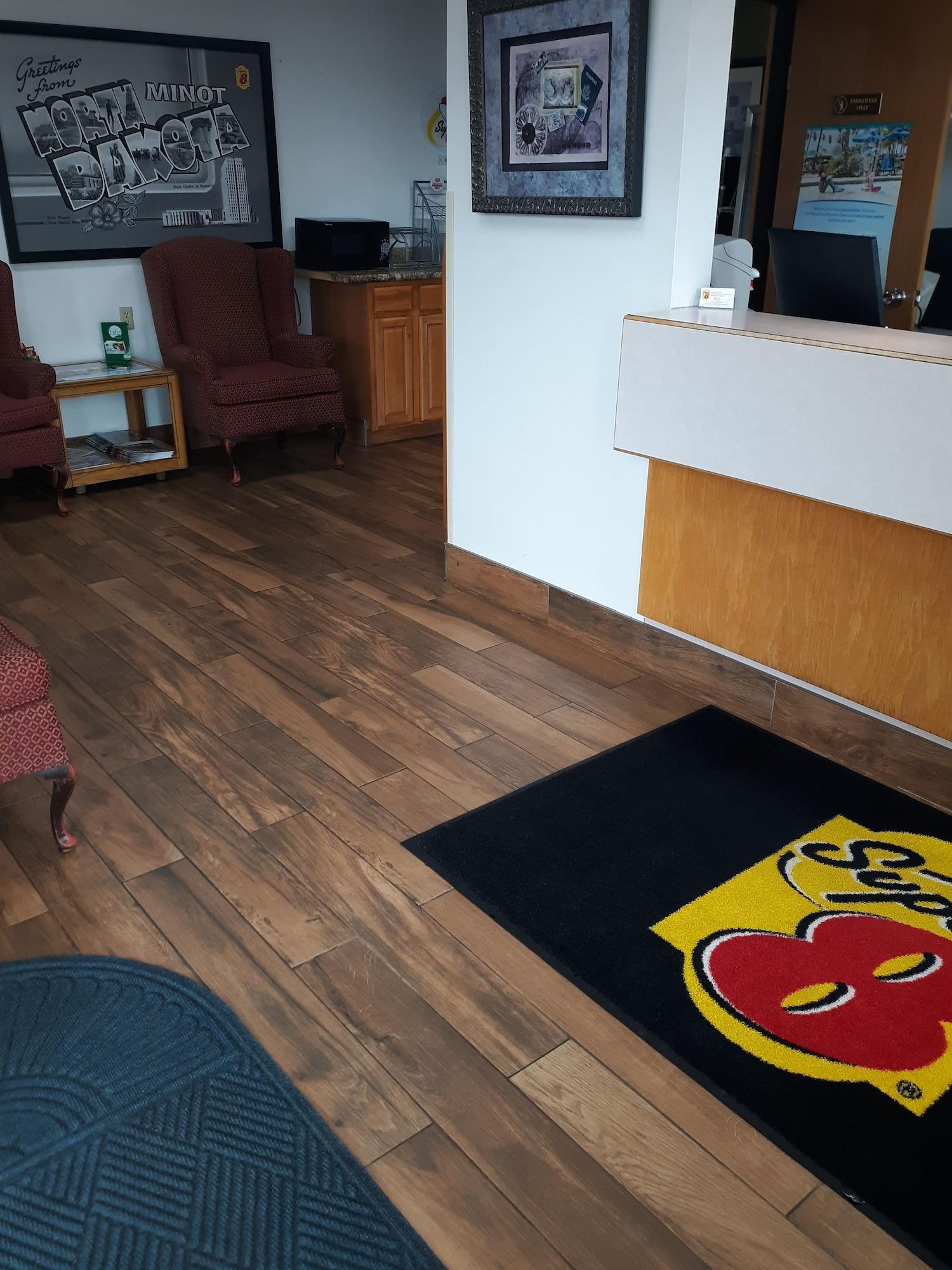 Super 8 By Wyndham Minot Airport Hotel Buitenkant foto