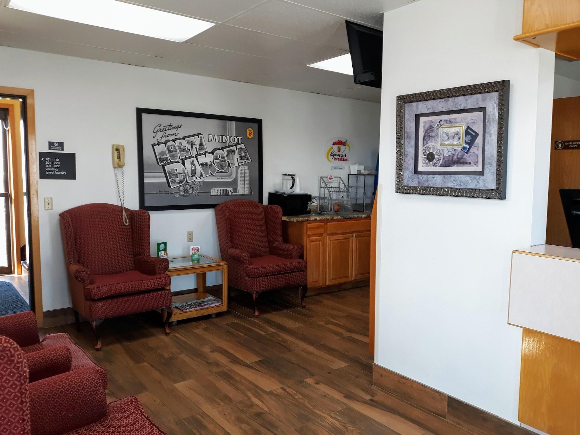 Super 8 By Wyndham Minot Airport Hotel Buitenkant foto